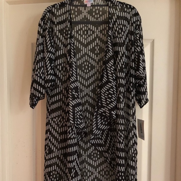 LuLaRoe Shirley - Picture 1 of 3